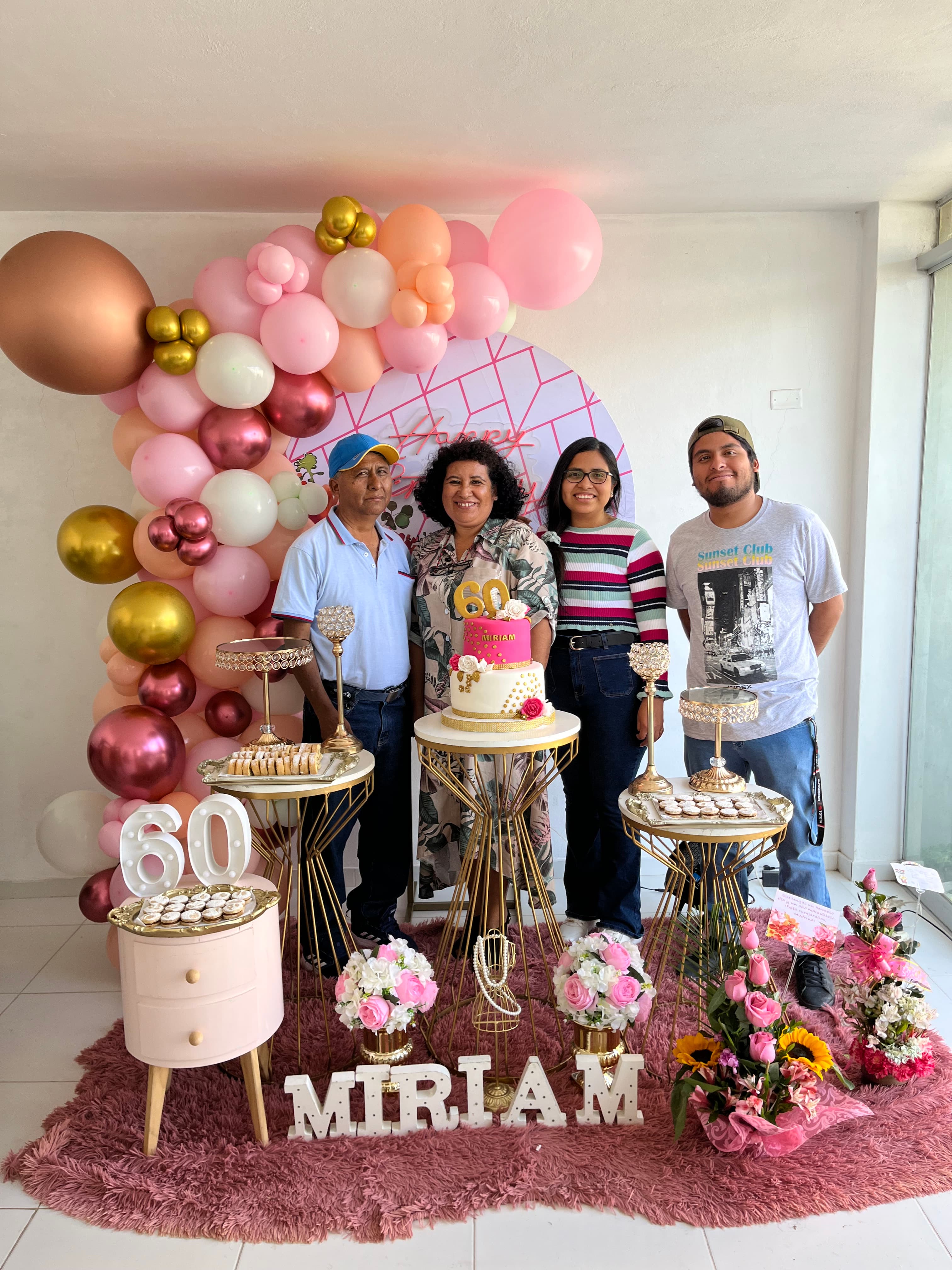 Celebrando el cumpleaños de Miriam en familia