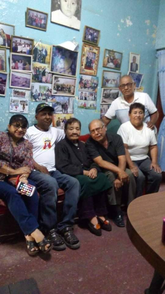 Con la familia en la iglesia