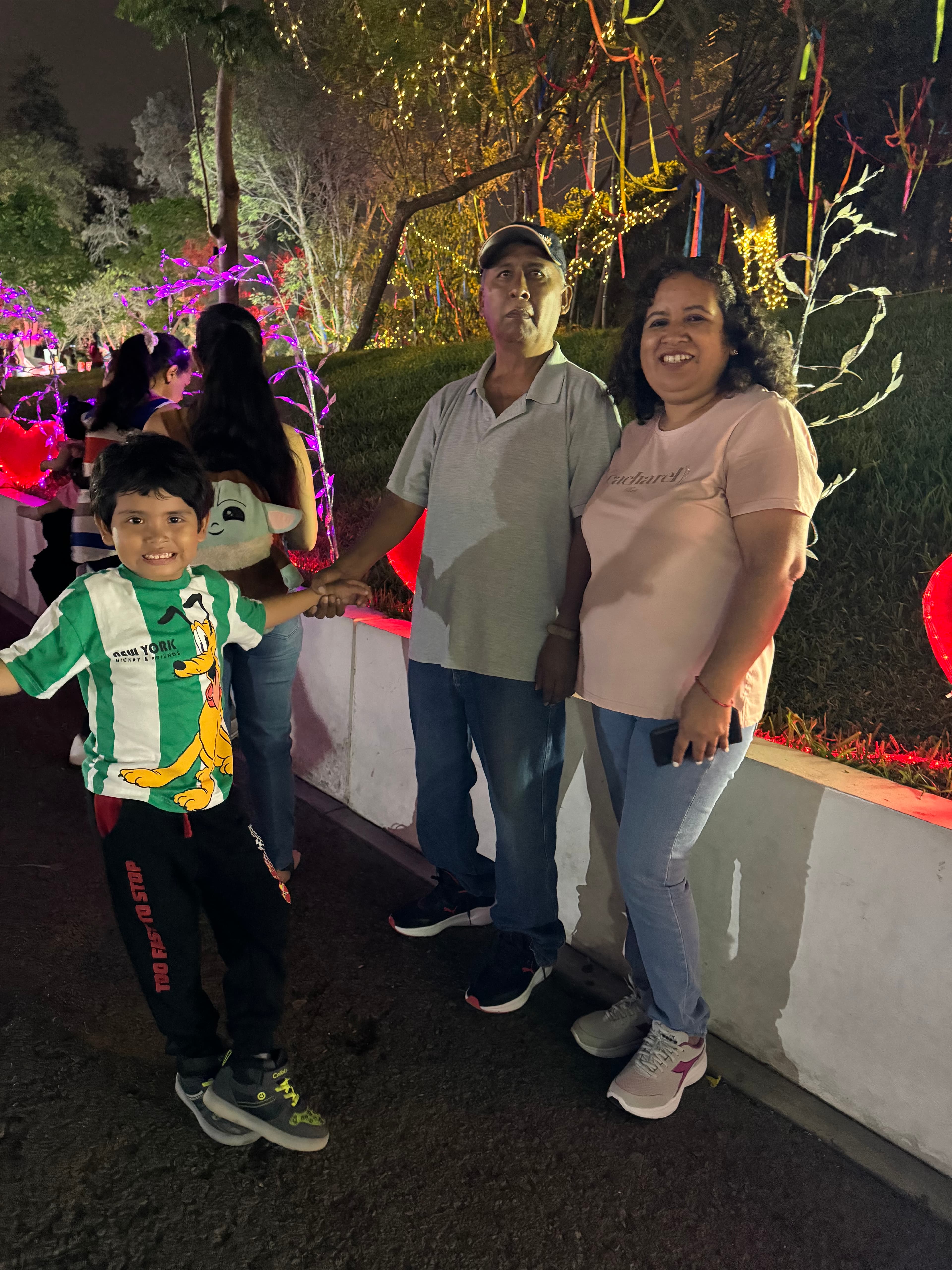 Paseo nocturno en familia