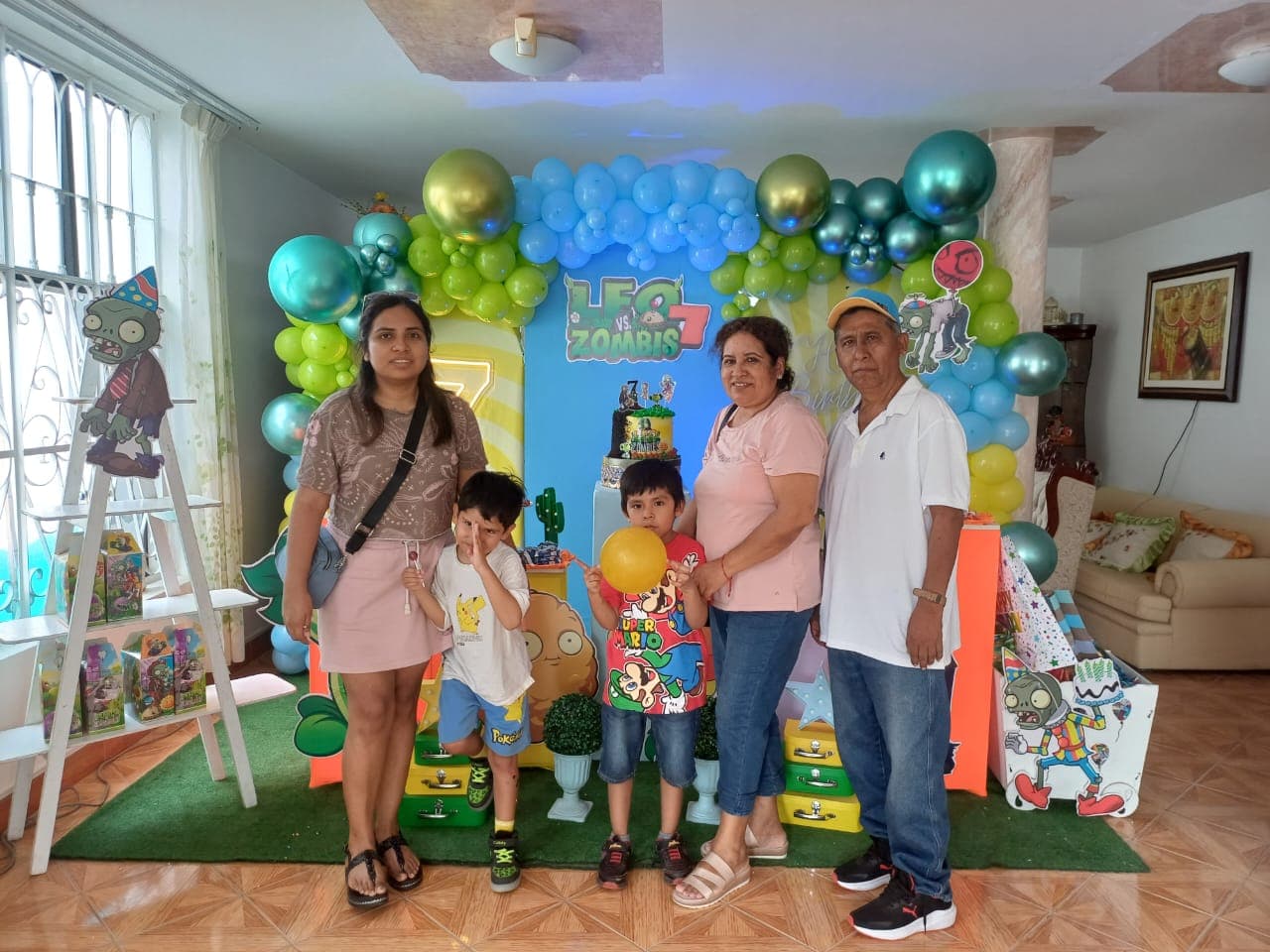 En el cumpleaños de su sobrino con su familia