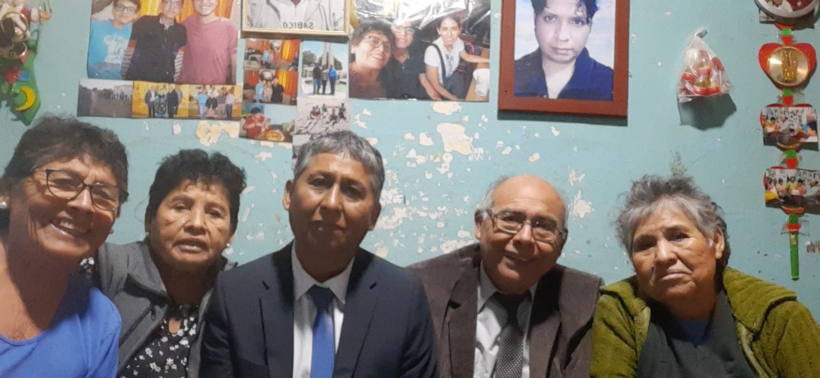Con la familia, recordando a sus seres queridos