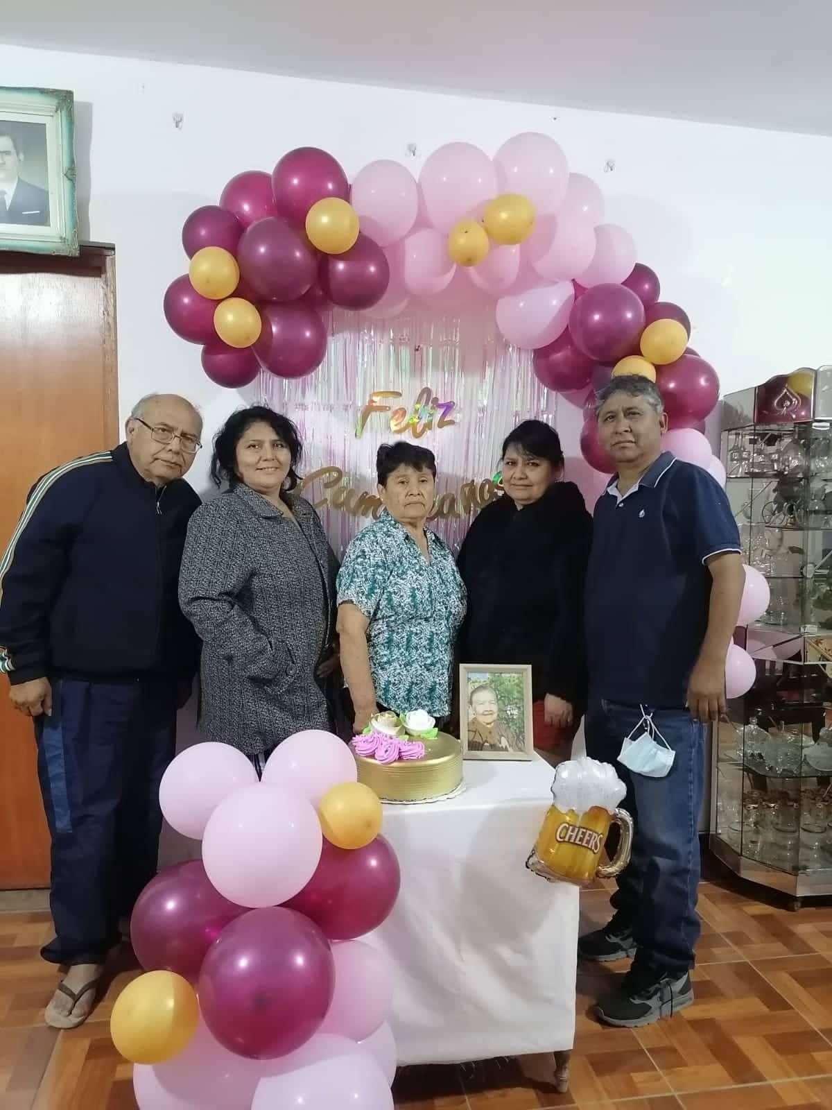Celebrando un cumpleaños familiar