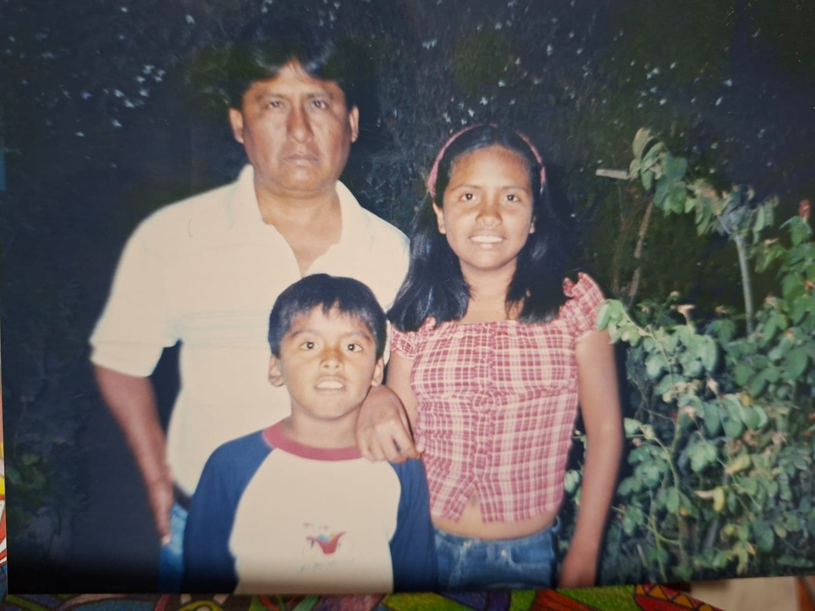 Con sus hijos, años atrás