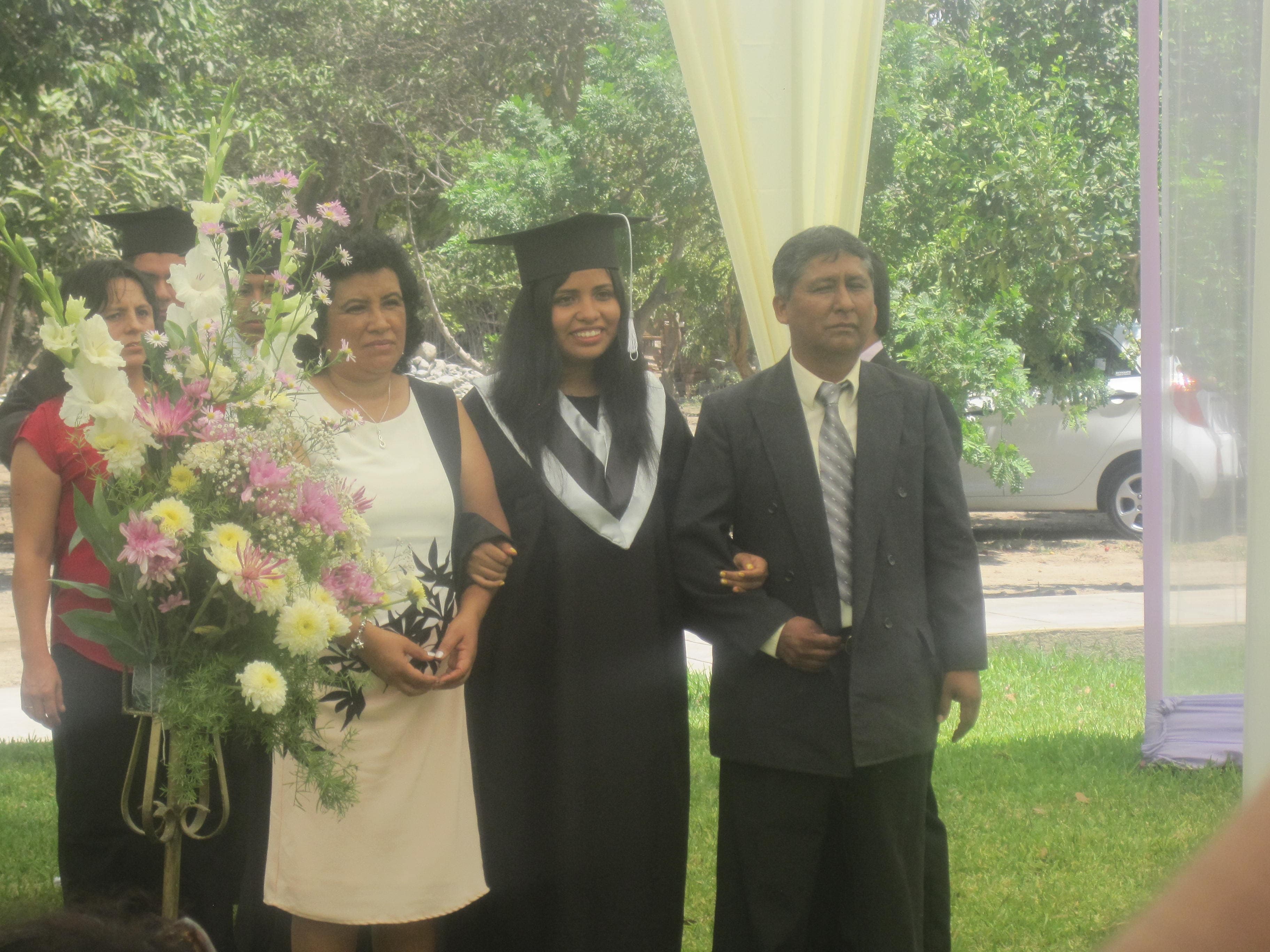 En la graduación de su hija