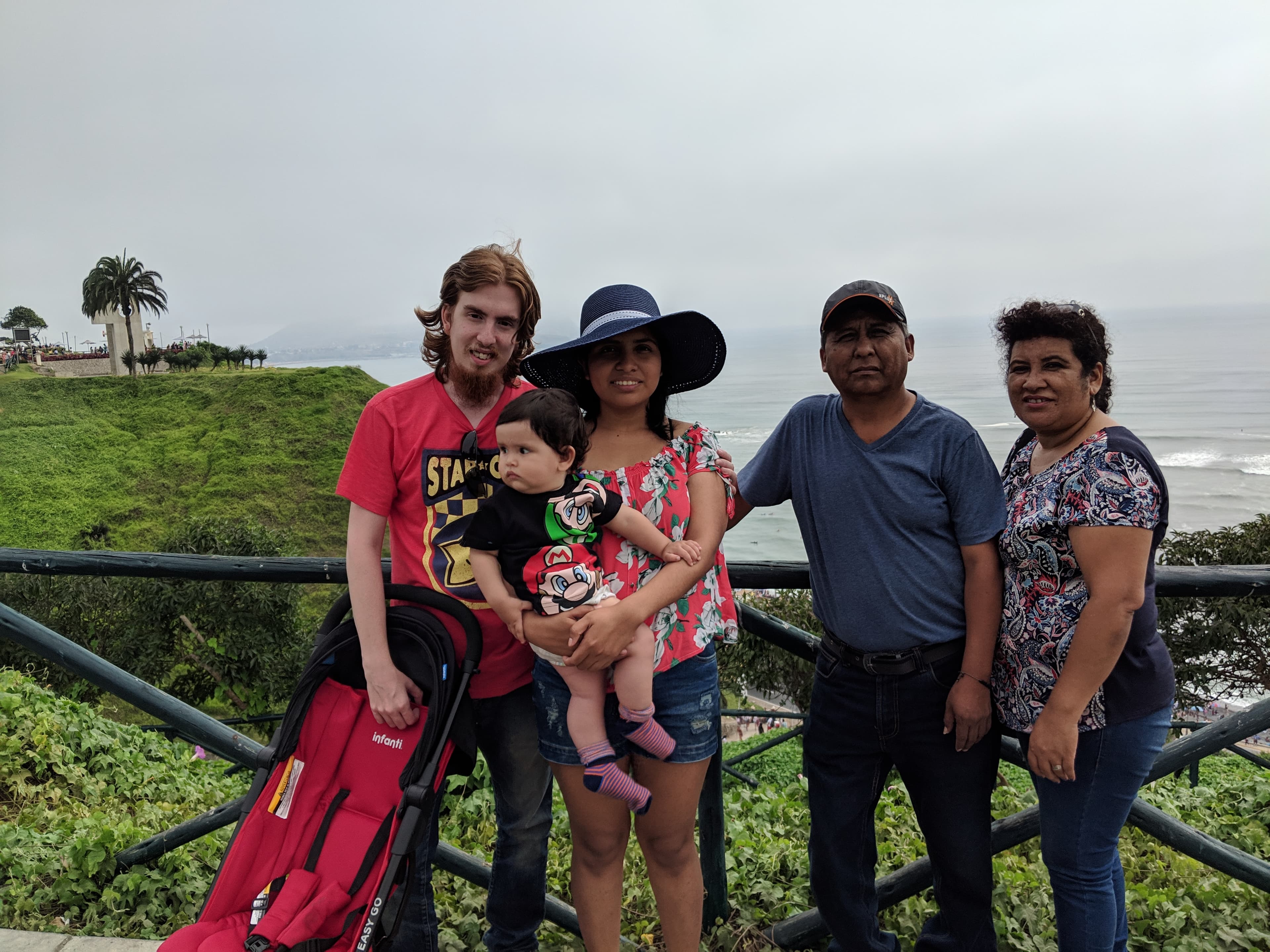 Con la familia en el malecón