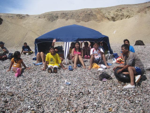 Disfrutando un día en la playa con la familia