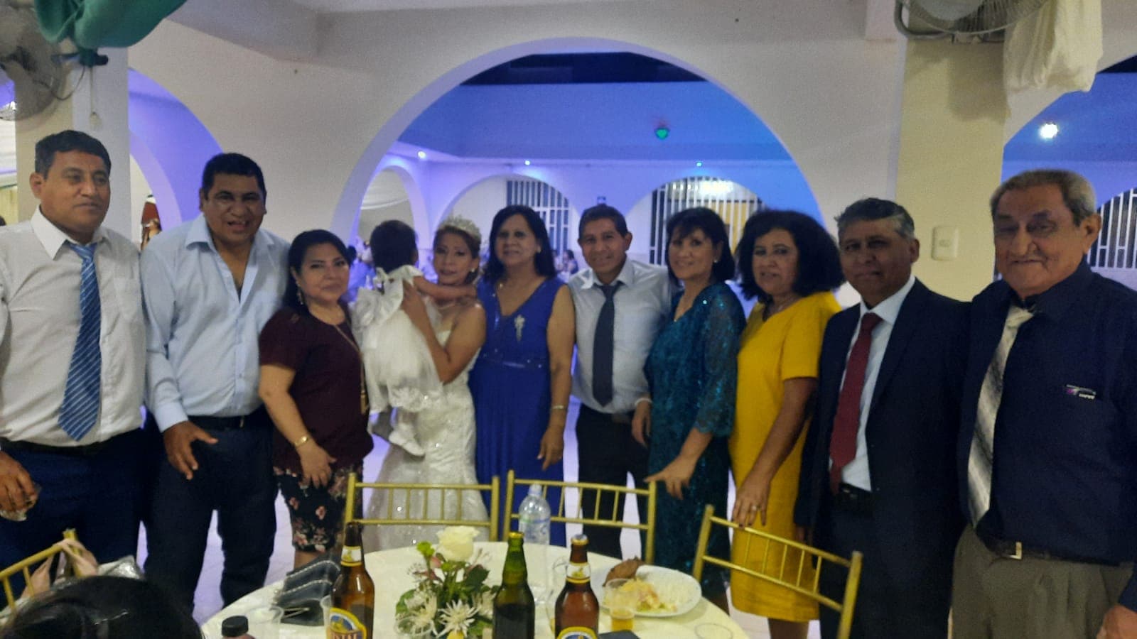 En la recepción de una boda familiar